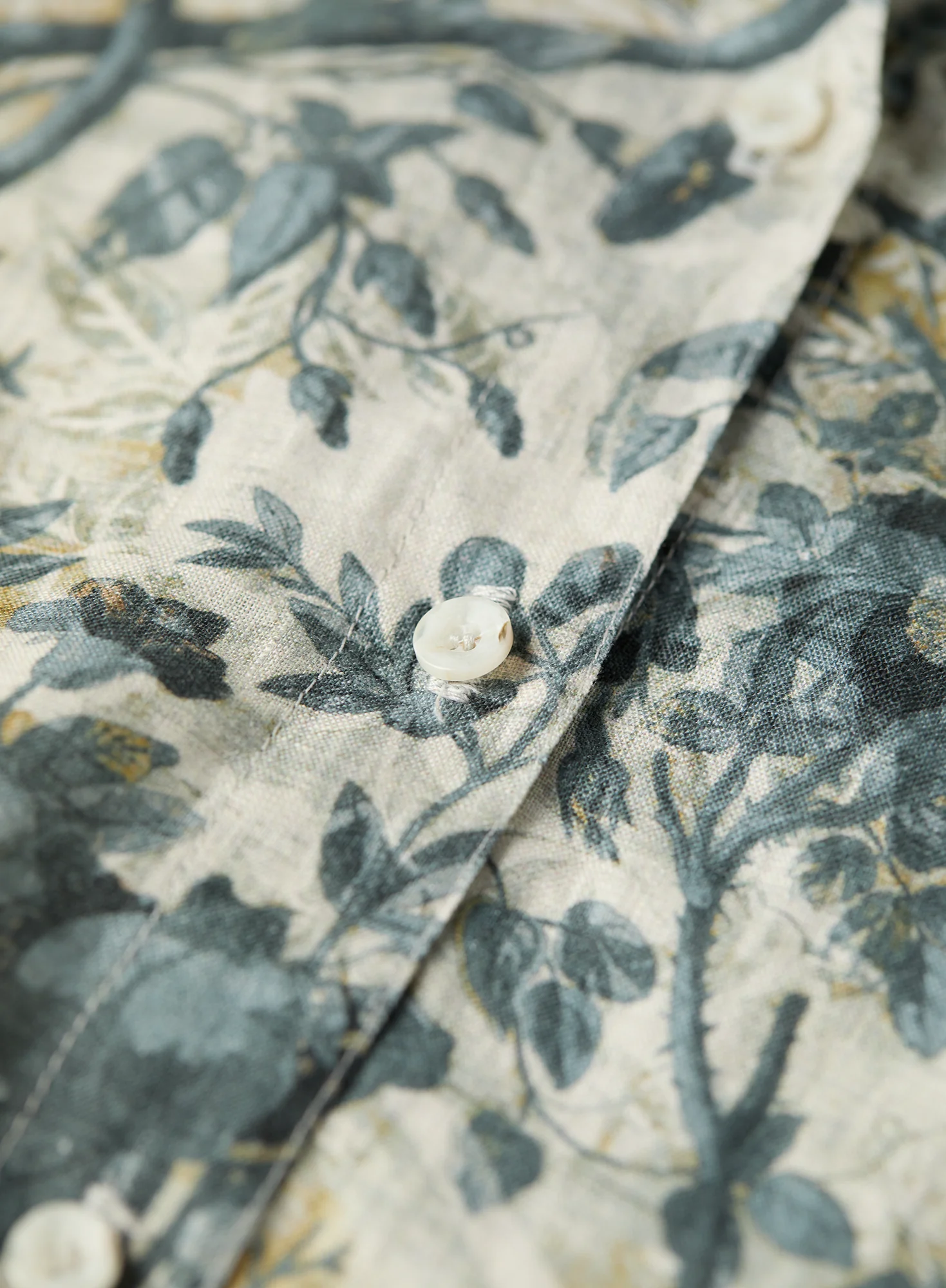Dogwood Linen Shirt - Image 3